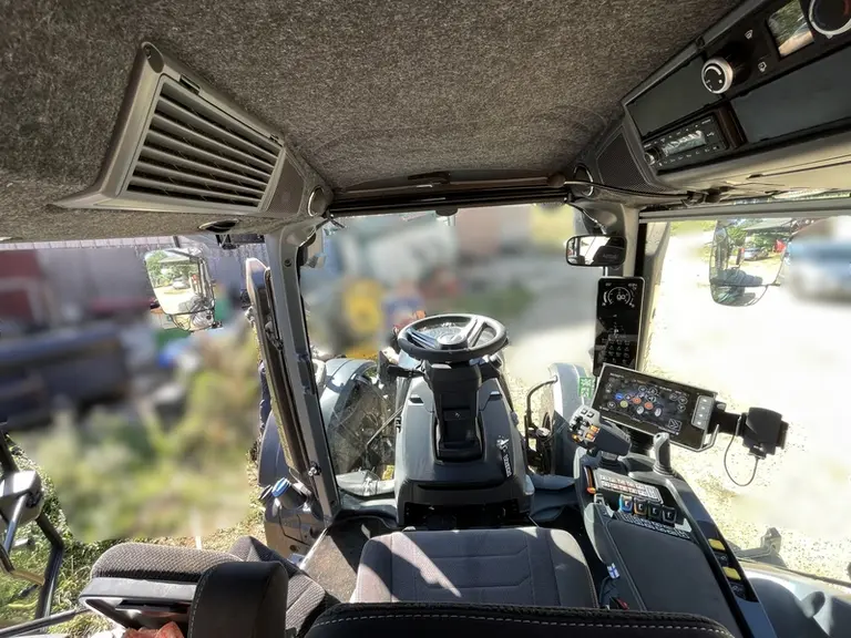 <em class="placeholder">Cabine du Valtra N175 Versu</em>