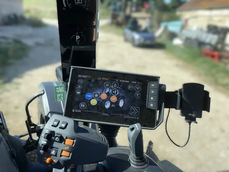 <em class="placeholder">Terminal du Valtra N175 Versu</em>