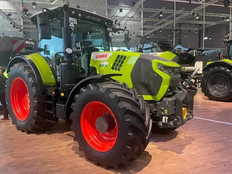 <em class="placeholder">Tracteur Claas Arion Série 6 à Agritechnica</em>