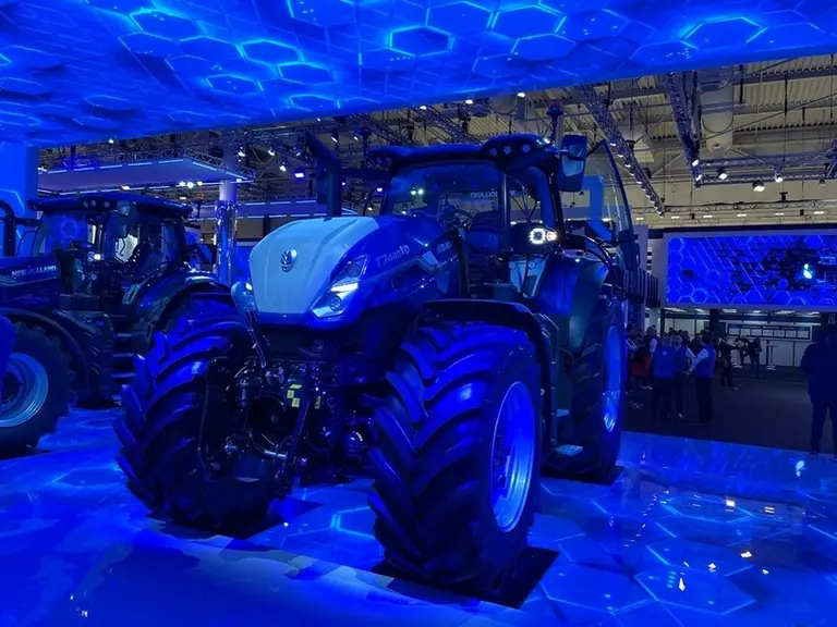 <em class="placeholder">A Agritechnica tracteur New Holland T7 440 XD</em>