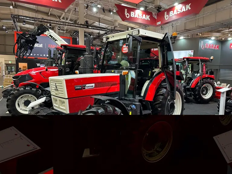 Tracteur Basak au salon Agritechnica 2025