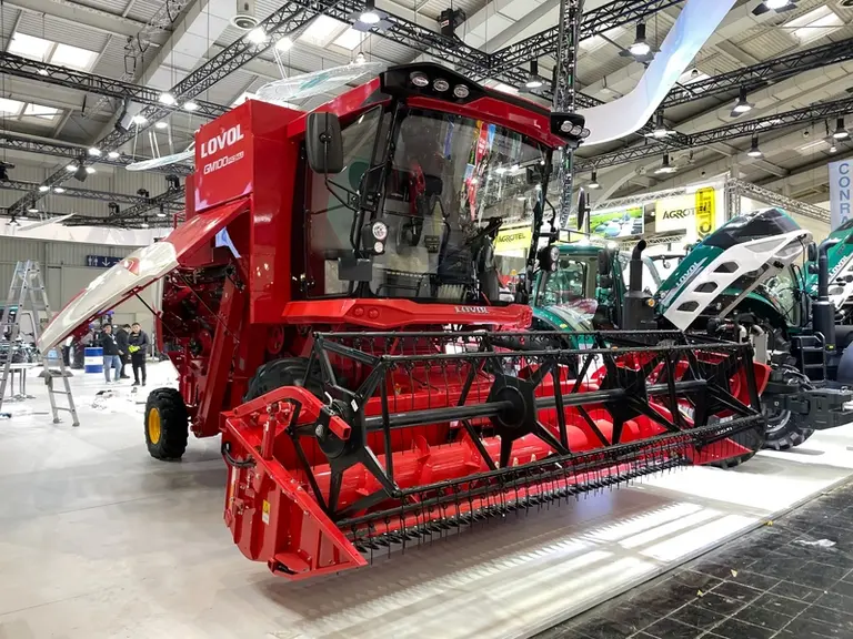 <em class="placeholder">Moissonneuse-batteuse Lovol au salon Agritechnica</em>