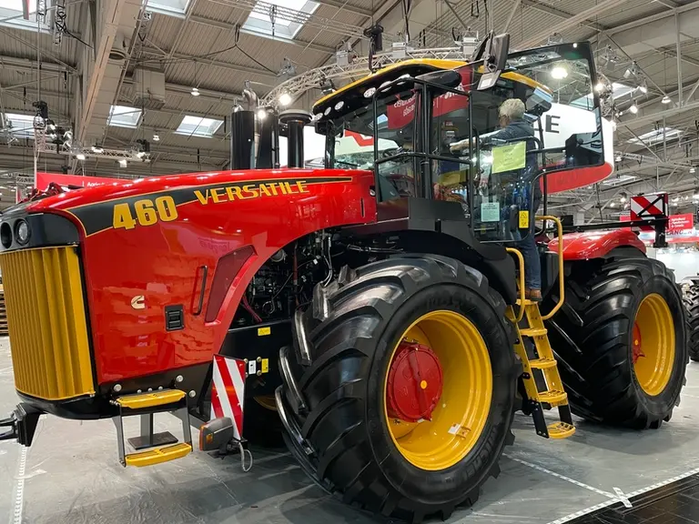 <em class="placeholder">Tracteurs Versatile 4WD</em>
