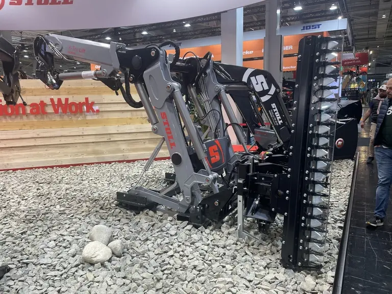 <em class="placeholder">Chargeur frontal X-Tra Lift de Stoll au salon Agritechnica 2025</em>