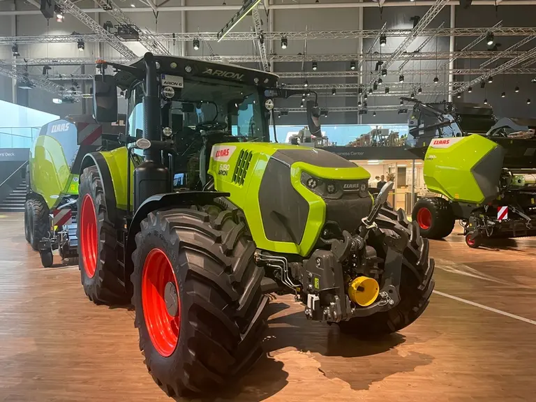 Tracteur Claas Arion série 6.
