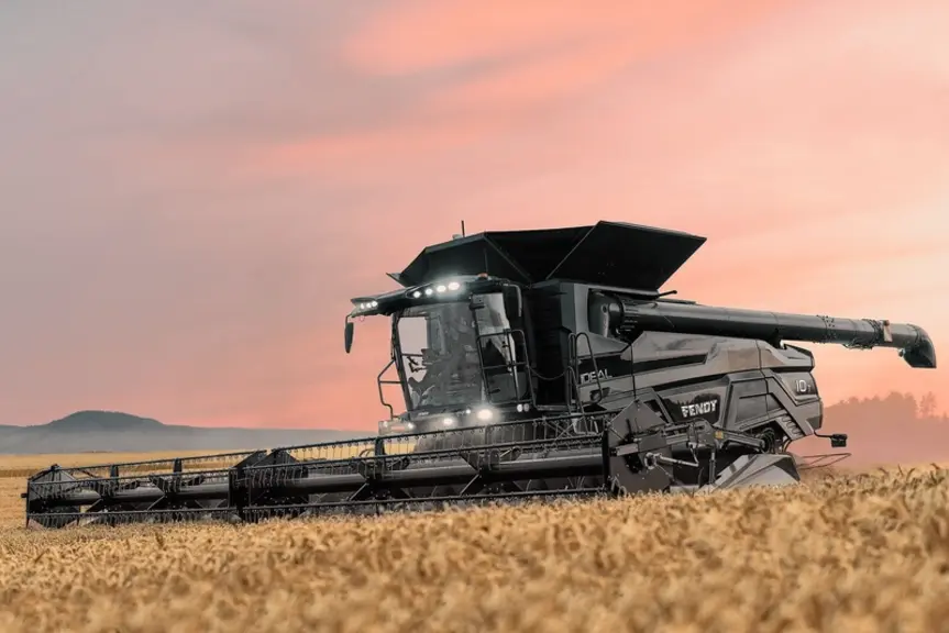 <em class="placeholder">Moissonneuse-batteuse Fendt Ideal 10T au travail</em>