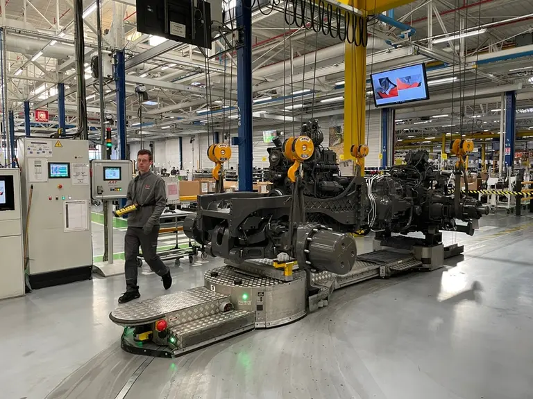 <em class="placeholder"> usine de tracteurs Claas Le Mans</em>