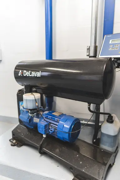 Pompe à vide des robots de traite DeLaval