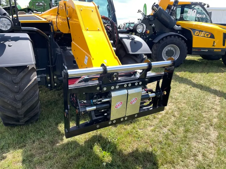 <em class="placeholder">Système de connection rapide Fast Attach de chargeur télescopique Dieci</em>