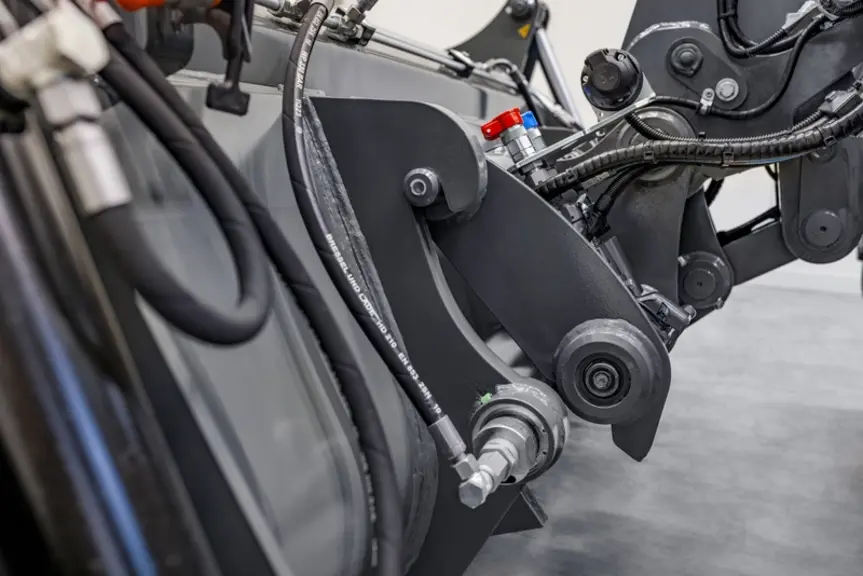 <em class="placeholder">Système de connection rapide Smart Attach sur chargeur télescopique Kramer</em>