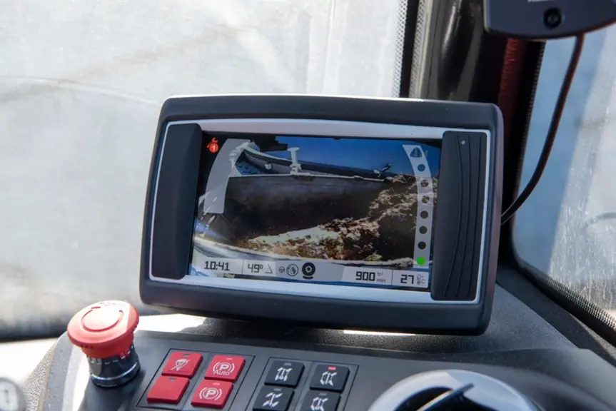 <em class="placeholder">Terminal de chargeur télescopique Manitou avec vue de la caméra</em>