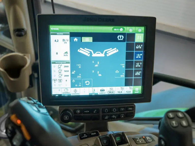 <em class="placeholder">Ecran de pilotage de groupe de fauche triple Krone sur terminal Isobus</em>