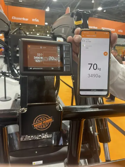 <em class="placeholder">Ecran de pesée Quicke Q-companion 2.0 avec dédoublement de l'affichage du poids sur le Smartphone.</em>
