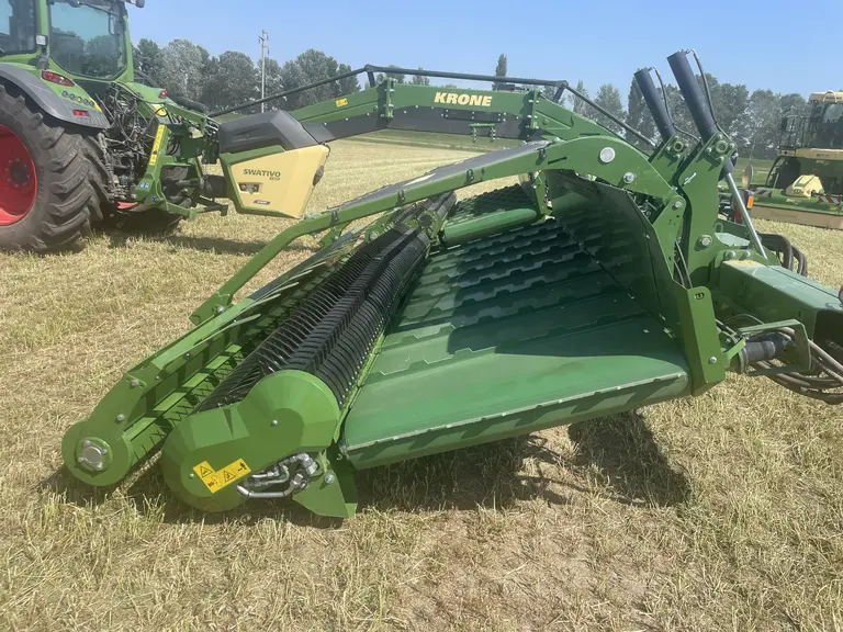 Andaineur à tapis Krone Swativo T 1040 Pro