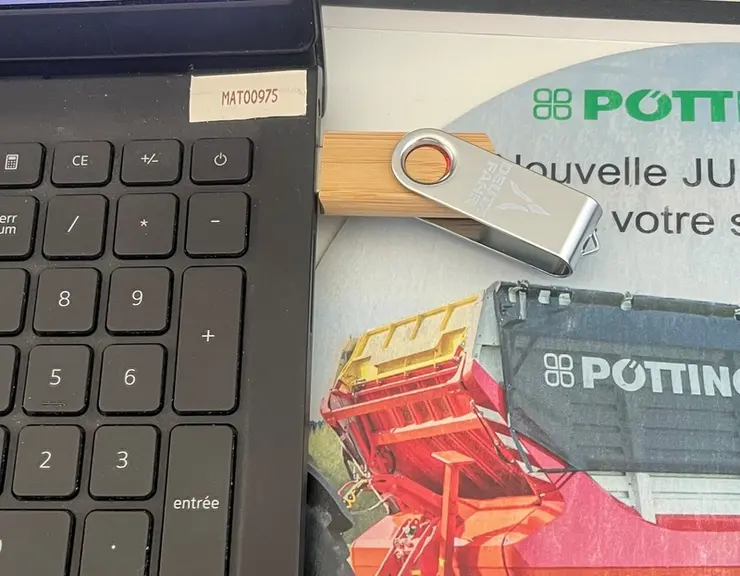 <em class="placeholder">Clé USB de sauvegarde sur ordinateur</em>