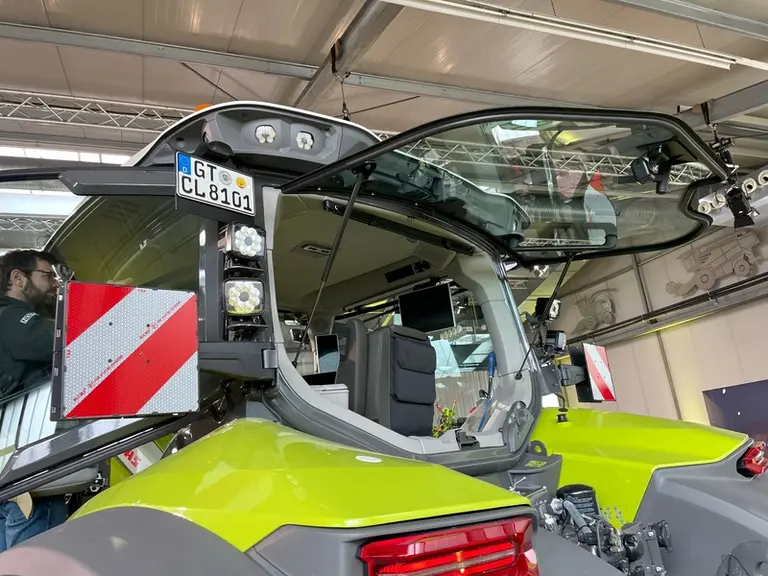 <em class="placeholder">Cabine Claas Axion 8</em>