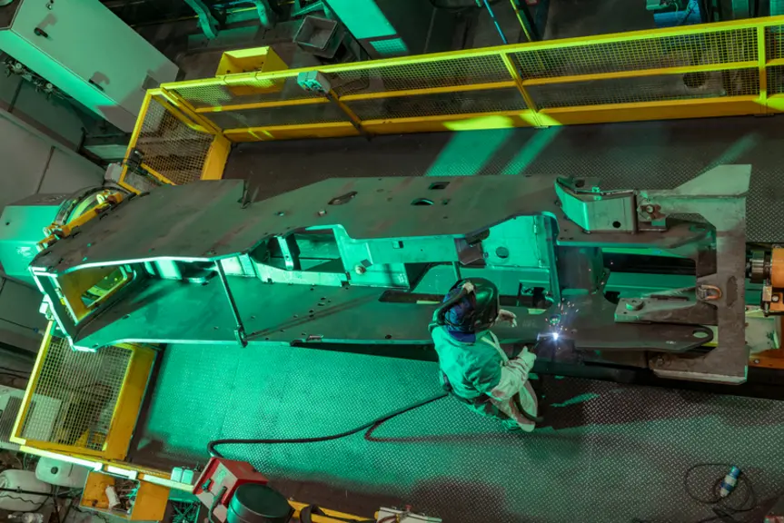<em class="placeholder">Pointage manuel du châssis d'un chargeur télescopique dans l'usine Merlo de Cuneo en Italie</em>