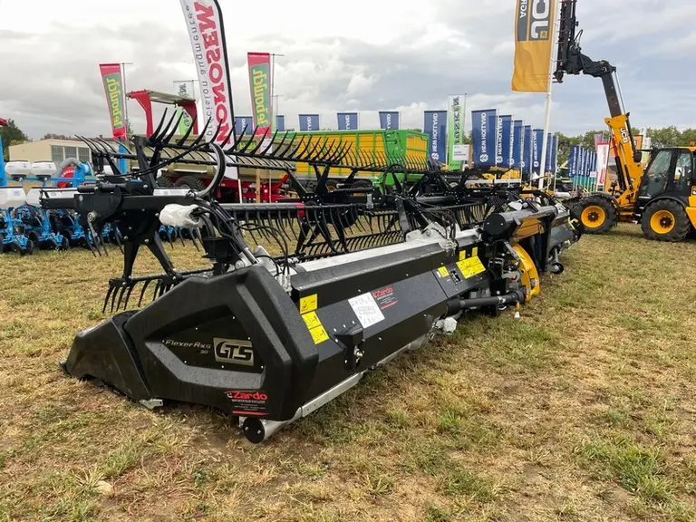 <em class="placeholder">coupe flexible à tapis Flexer de GTS au Salon Innov-Agri Grand Sud-Ouest 2026</em>