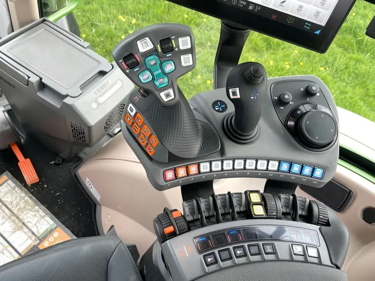 <em class="placeholder">tracteur Fendt 516 VarioDrive Gen4.</em>