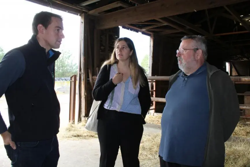 L’équipe enseignante du lycée agricole de Durdat-Larequille (de gauche à droite : Nicolas Seguin, directeur de l’exploitation, Inès Trial, nouvelle CP
