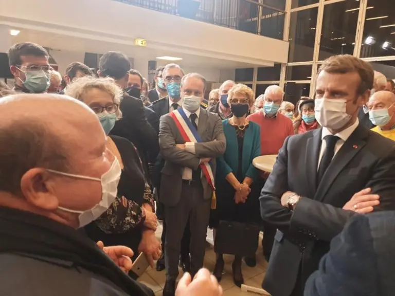 Jean-Michel Ferrier, président du syndicat des viticulteurs de Saint-Pourçain a tenu à rappeler au Président de la République, les difficultés des pro