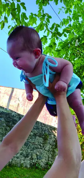 Moins de bébés. La diminution du solde naturel est constatée dans toutes les régions sauf en Ile-de-France. Il est dû à la fois au plus grand nombre d