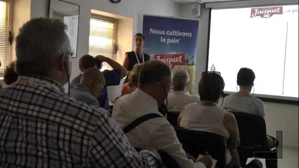 Visite de l'usine Jacquet à Saint-Beauzire dans le cadre d'un voyage de presse international.