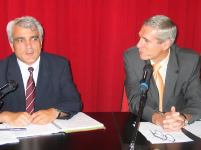 Pascual Perez, directeur de Biogemma et Daniel Cheron, directeur général de Limagrain lors de la conférence de presse du 2 juillet