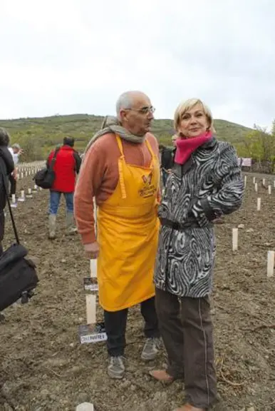 Louis-Bernard Puech, président des Toques d’Auvergne, et Odile Mattéi animatrice de l'émission gastronomique «Goûtez-Voir» sur FR3 Rhône-Alpes Auvergn