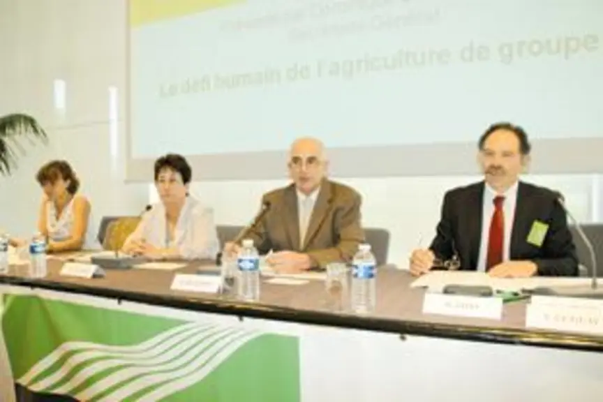 De gauche à droite : Régine Chamot, trésorière, Monique Collard, vice-présidente, Hubert Beaudot, président et Dominique Chapolard, secrétaire général