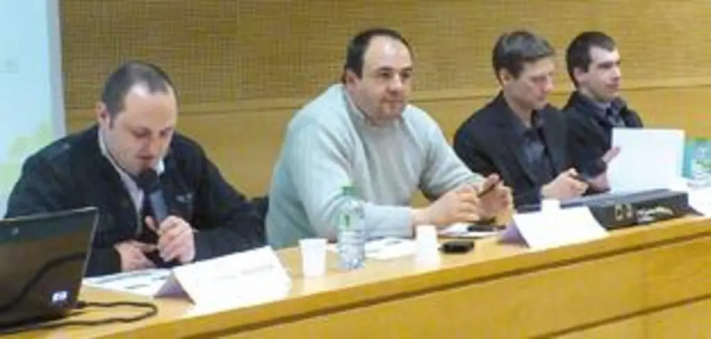 De gauche à droite : Cédric Monier, mem-bre du bureau JA63, Jean-Bernard Sallat, secrétaire général adjoint JA National, Patrick Levet, président de J