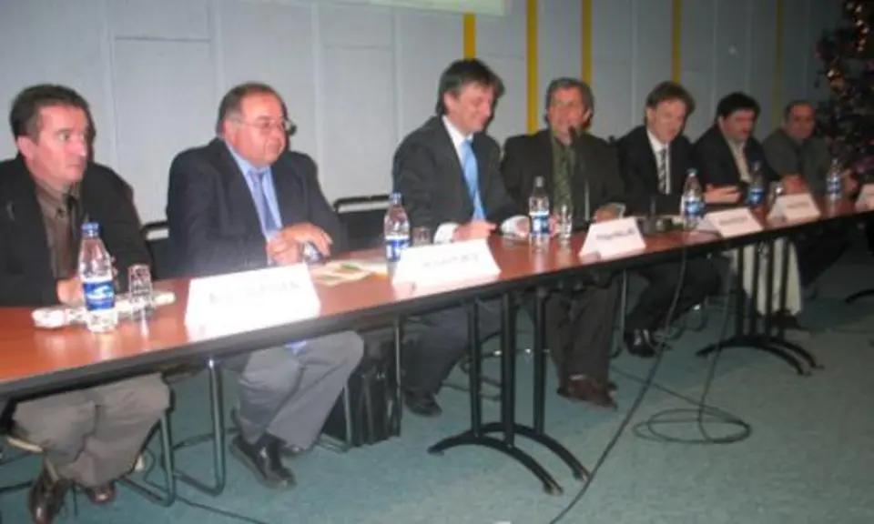 Le président, le directeur et les membres du conseil d’administration de Domagri ont accueilli Pierre Maillard chargé de mission à Coop de France sur