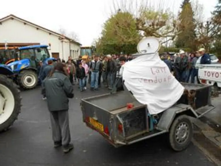 «Lait vendu à perte», «la laiterie fait son beurre sur le dos des producteurs», «producteurs rackettés»… autant de slogans qui traduisent l’incompréhe