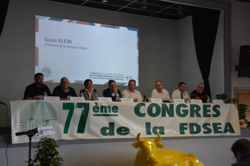 À la tribune, de gauche à droite, Fabien Périgaud, président de JA23, Bertrand Labar, conseiller départemental délégué à l’agriculture, Séverine Bry,