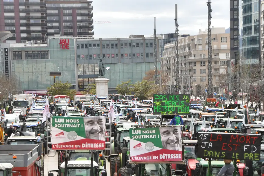 Tracteurs dans Clermont le 25 mars 2021