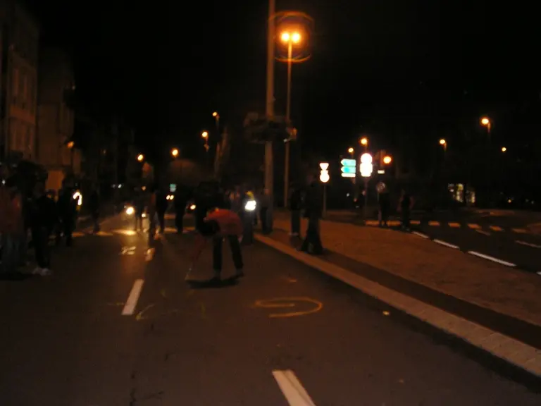 Sur la rue centrale au Puy.