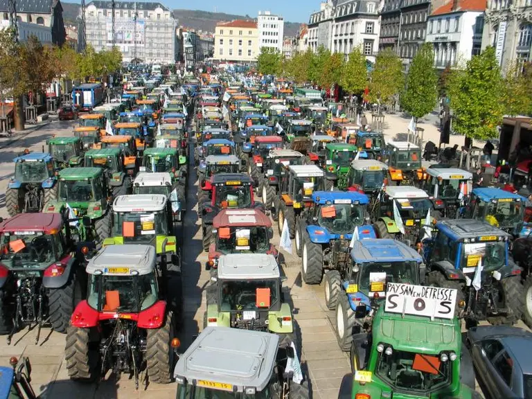 500 tracteurs place de Jaude à Clermont