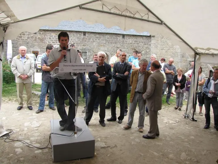 Pendant l'inauguration.