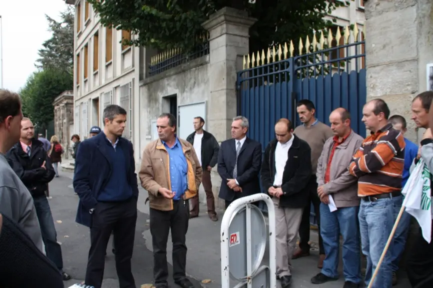 Échanges entre L.Wauquiez et les agriculteurs.