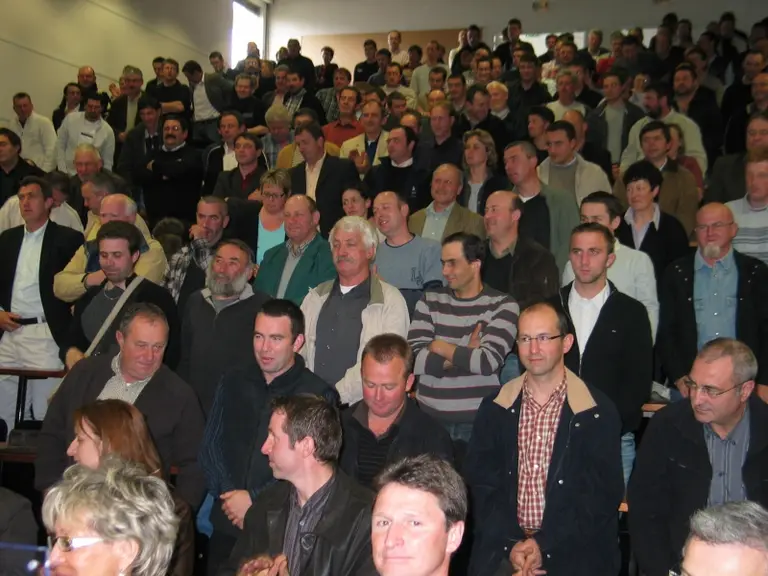 Ovation pour le ministre Barnier