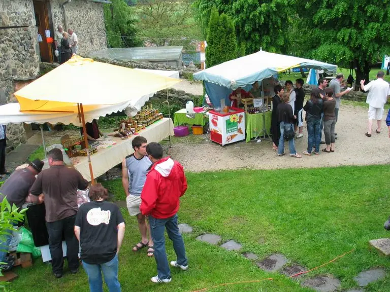 Après l’orage, le marché à la ferme a repris ses activités.