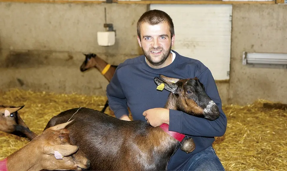 Benoît Remise, jeune agriculteur qui vient de s'installer en élevage laitier caprin