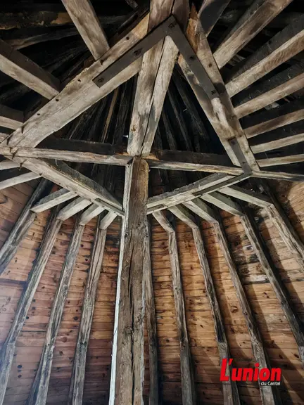 Charpente du château de Longevergne