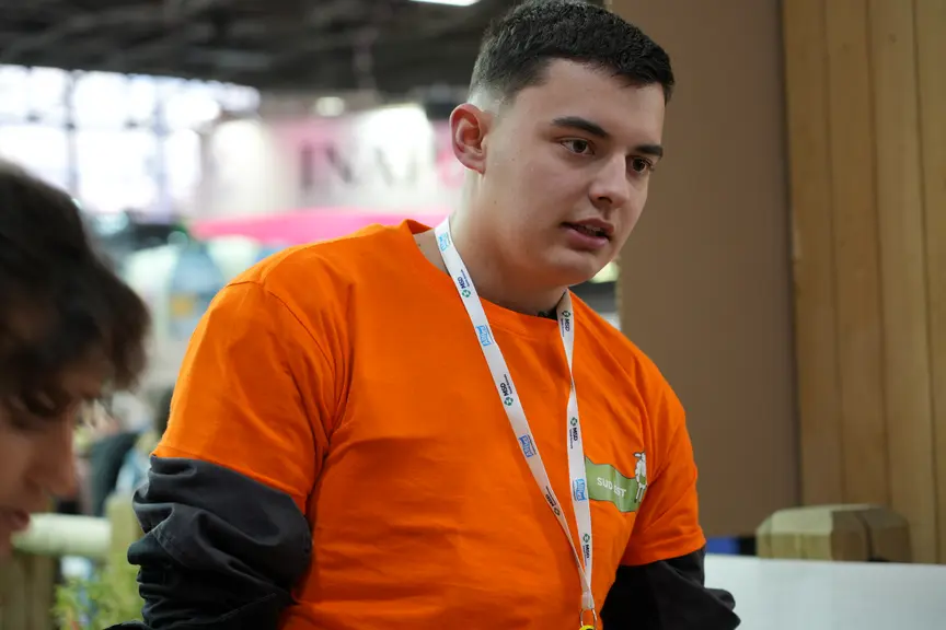 Simon Barlot du lycée Brioude Bonnefond, qui termine 18ème sur 40 et 1er par équipe.