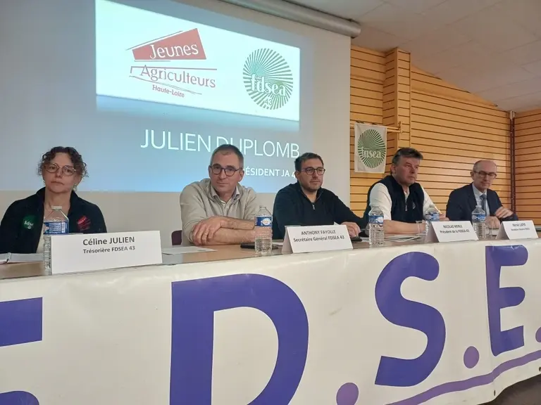 Céline Julien, Anthony Fayolle, Nicolas Merle, Hervé Lapie et Yvan Cordier.