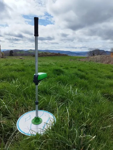 herbomètre dans une prairie de pâturage
