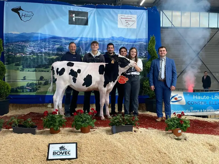 En Holstein, la grande championne se prénomme Trempette du Gaec des Tourterelles.
