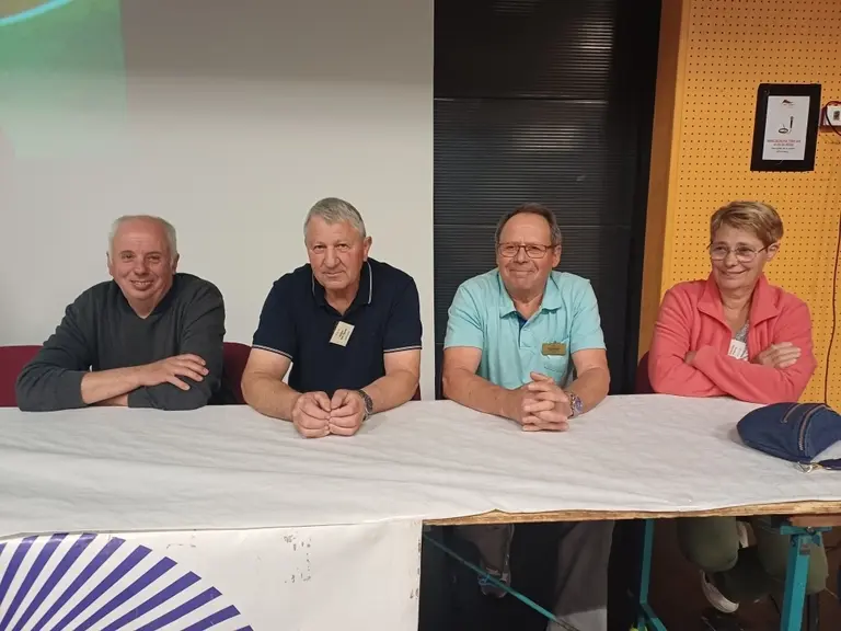 De nouveaux administrateurs sont entrés dans l'équipe : ici Robert Laurent, Jean-Claude Roche, Jean-Paul Bertrand et Patricia...