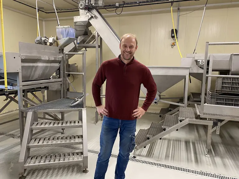 Nicolas Vanstraceele devant son laboratoire
