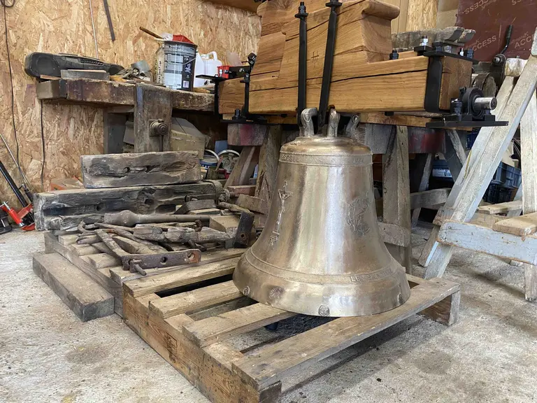 cloche dans l'atelier Heur'Tech à Chemilly, dans l'Allier.
